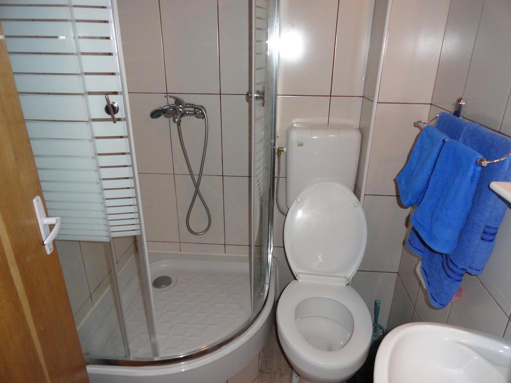 Hotel Pensiunea Mikelis International Curtea de Argeş Zimmer foto